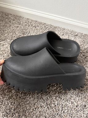 Jeffrey Campbell Black Chunky Platform Clog Mules